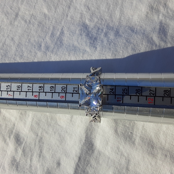 Sterling silver white topaz size 10 ring - Picture 5 of 5